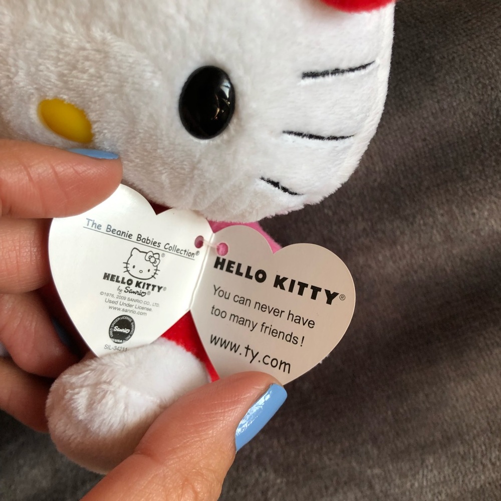 Hello Kitty Plush - Picture 4 of 5